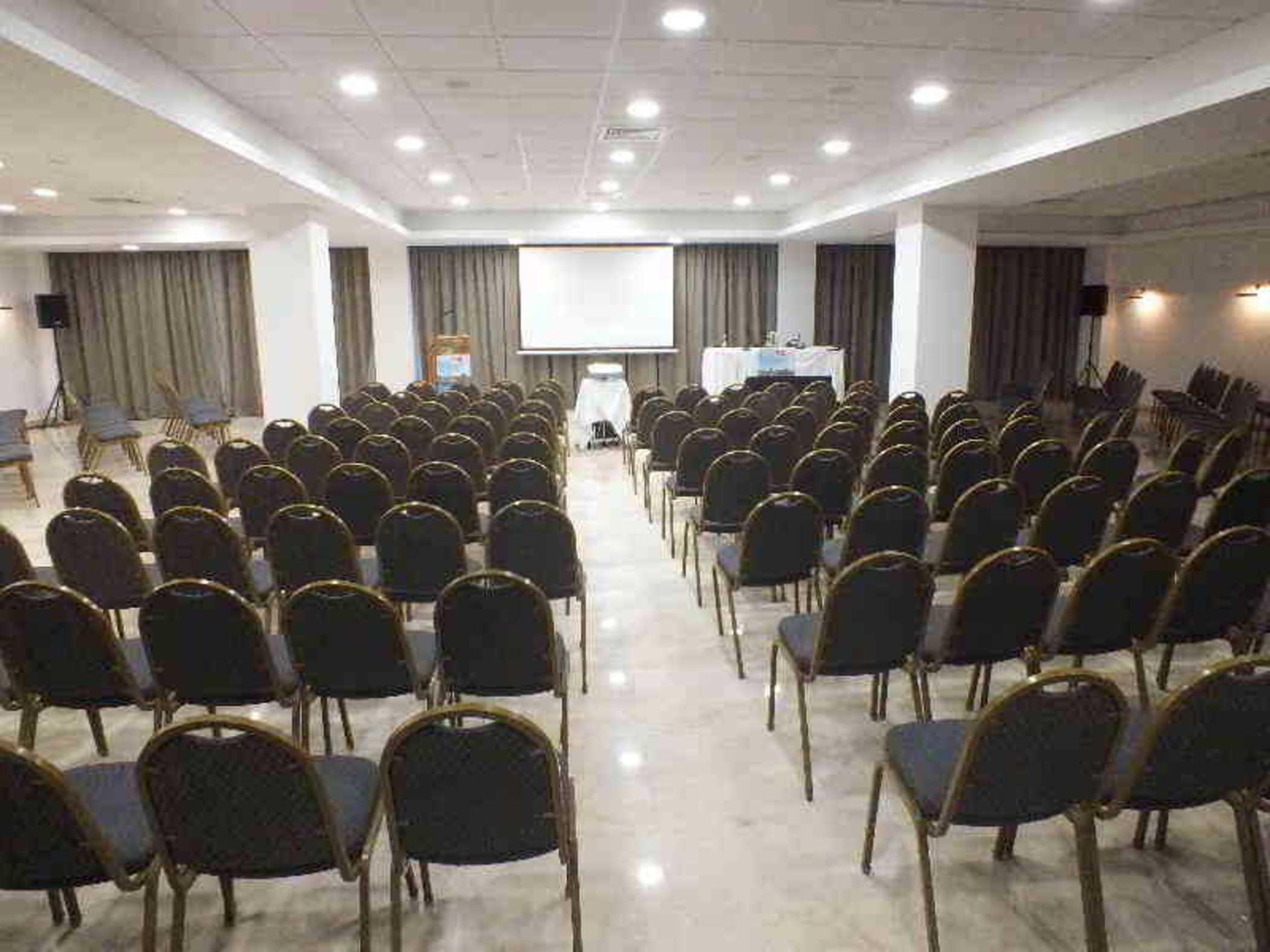Hotel Golden Tulip Vivaldi 4*