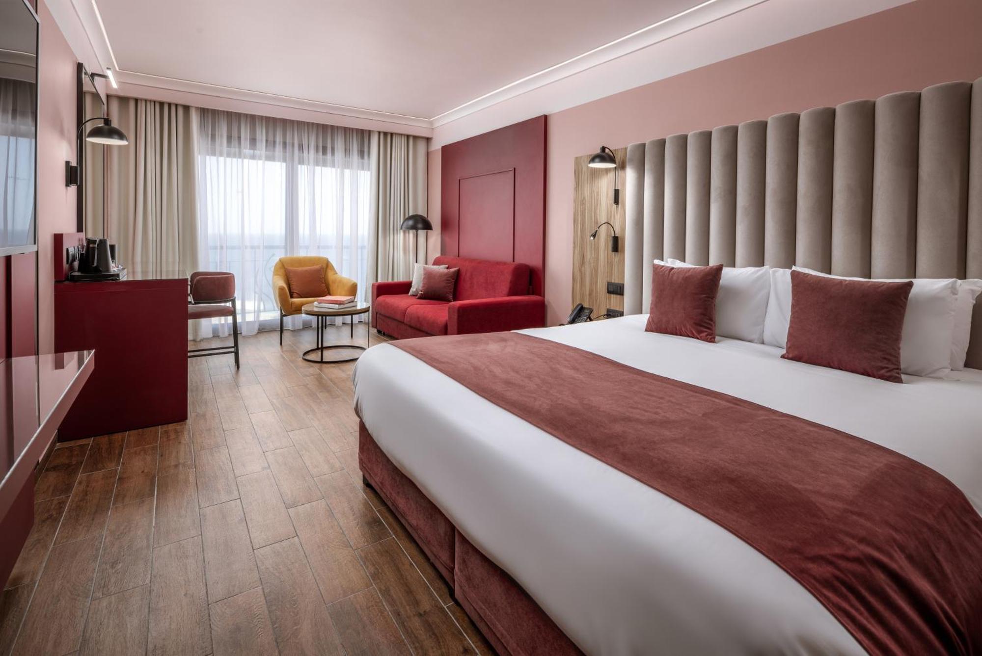 Golden Tulip Vivaldi Hotel 4*