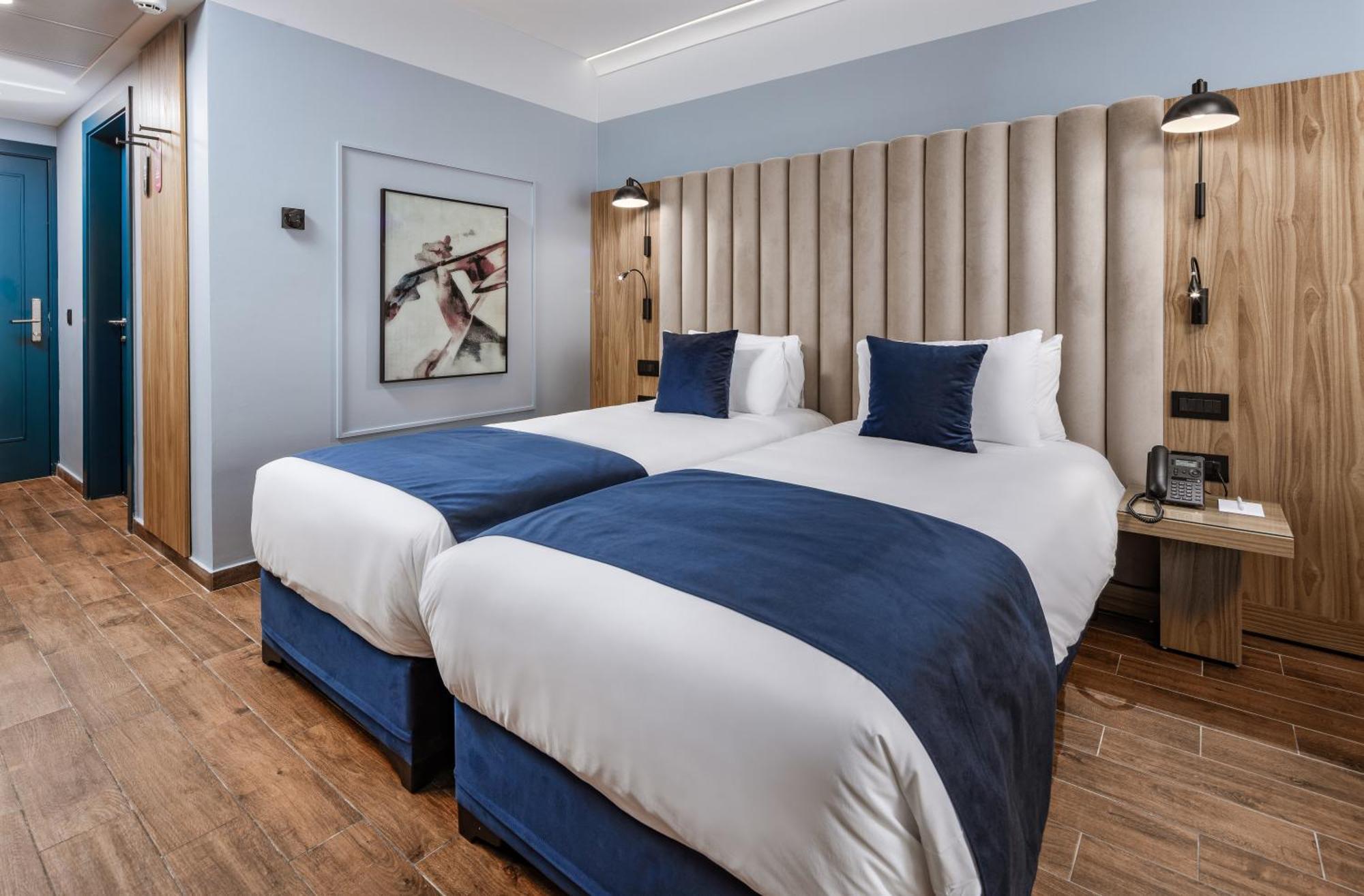Golden Tulip Vivaldi 4*